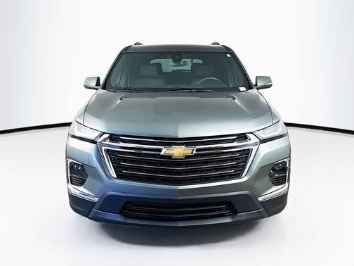 Silver Sage Metallic 2023 Chevrolet Traverse LT Leather
