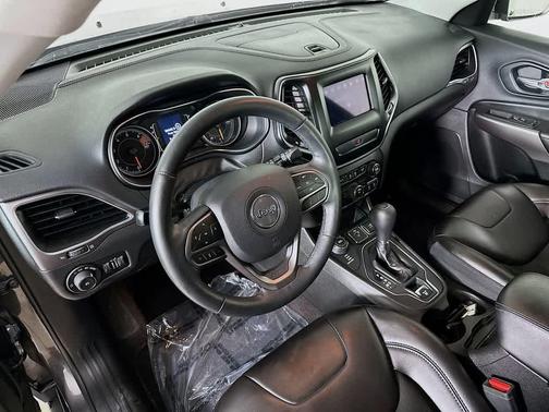 Granite Crystal Metallic Clearcoat 2019 Jeep Cherokee Latitude Plus