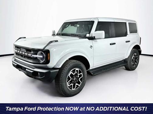 Avalanche Gray 2026 Ford Bronco Outer Banks