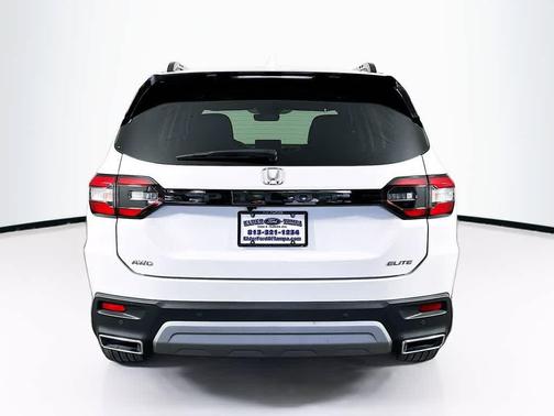 2023 Honda Pilot AWD Elite