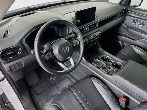 2023 Honda Pilot AWD Elite