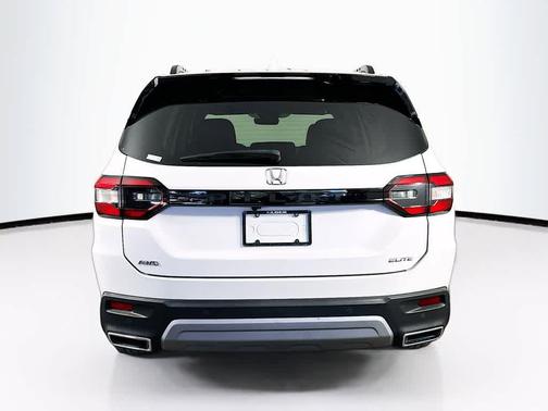 2023 Honda Pilot AWD Elite