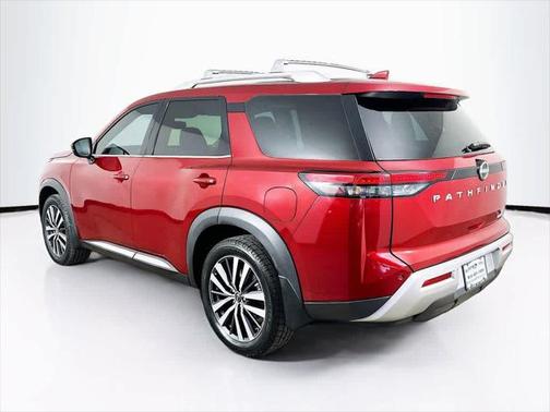 2022 Nissan Pathfinder Platinum 2WD