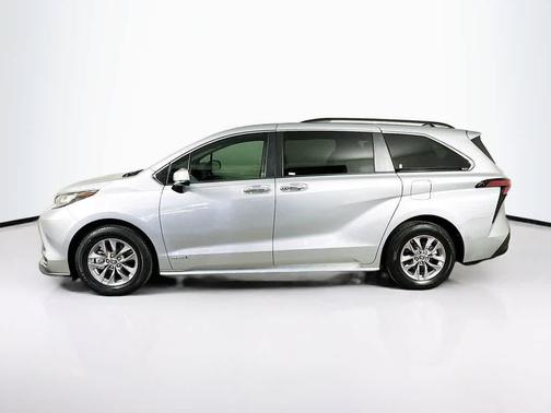 2021 Toyota Sienna XLE 7 Passenger