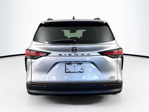 2021 Toyota Sienna XLE 7 Passenger