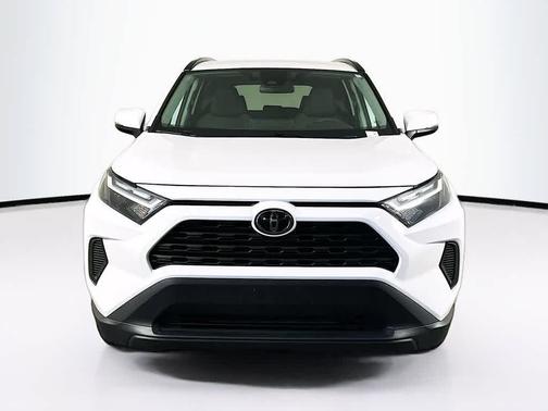 Ice Cap 2025 Toyota RAV4 XLE