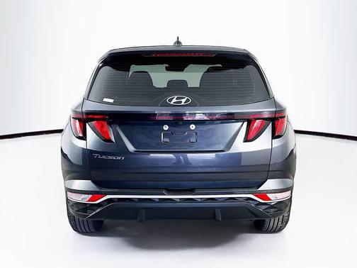 2022 Hyundai TUCSON SE