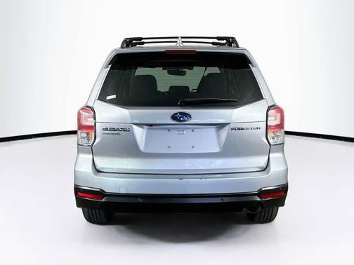 Ice Silver Metallic 2018 Subaru Forester 2.5i Limited