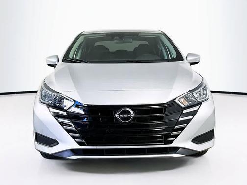 2023 Nissan Versa 1.6 SV