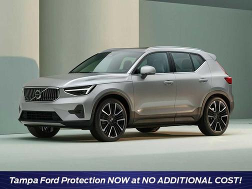 2023 Volvo XC40 B5 Plus Dark Theme