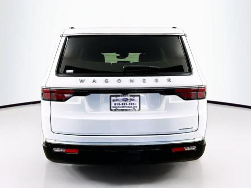 2023 Jeep Wagoneer Series III 4x2