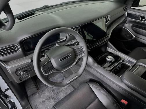 2023 Jeep Wagoneer Series III 4x2