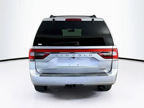 Ingot Silver Metallic 2016 Lincoln Navigator Select