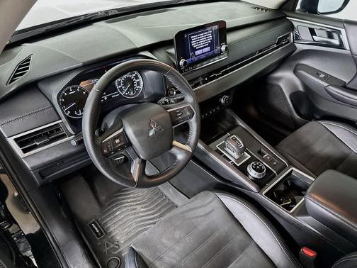 Black Diamond 2023 Mitsubishi Outlander SE Special Edition 2WD