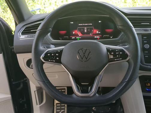 2023 Volkswagen Tiguan 2.0T SE R-Line Black