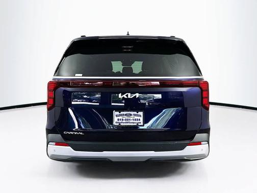 2025 Kia Carnival EX