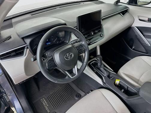 Celestite 2023 Toyota Corolla Cross LE
