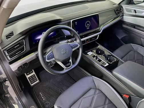 2024 Volkswagen Atlas 2.0T SE w/Technology 4MOTION