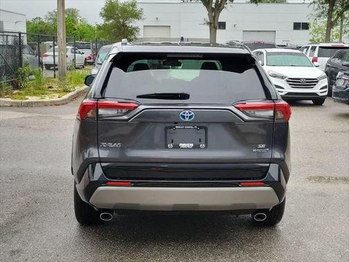 2022 Toyota RAV4 Hybrid SE