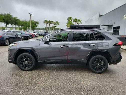 2022 Toyota RAV4 Hybrid SE