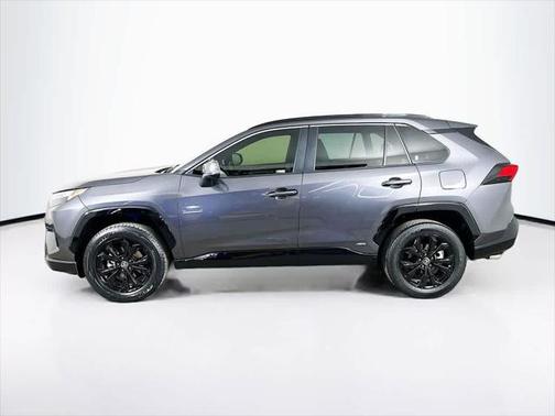 2022 Toyota RAV4 Hybrid SE