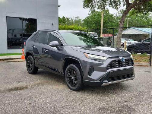 2022 Toyota RAV4 Hybrid SE