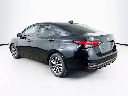 2023 Nissan Versa 1.6 SV