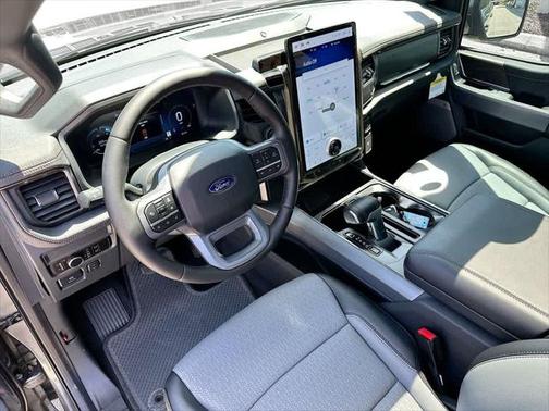 2025 Ford F-150 Lightning LARIAT