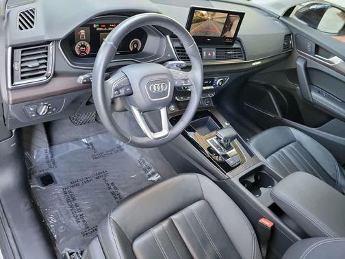 2023 Audi Q5 45 S line Premium Plus