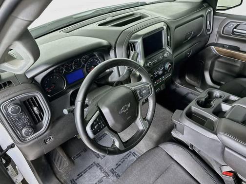 White 2019 Chevrolet Silverado 1500 RST