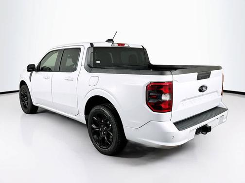 Space White Metallic 2026 Ford Maverick Lobo Standard