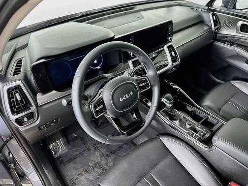 Everlasting Silver 2023 Kia Sorento SX