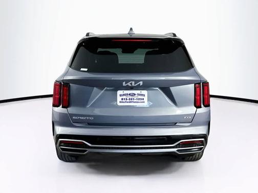 Everlasting Silver 2023 Kia Sorento SX