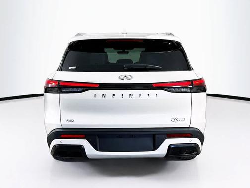 Majestic White 2024 INFINITI QX60 Luxe