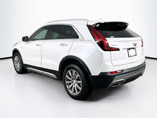 2022 Cadillac XT4 Premium Luxury