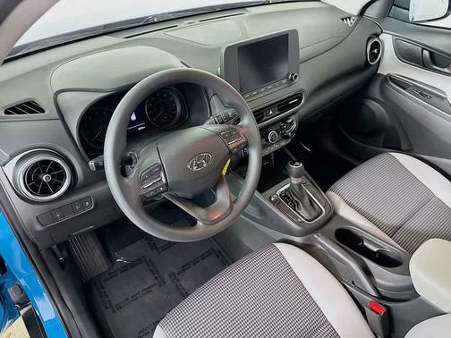2023 Hyundai KONA SE