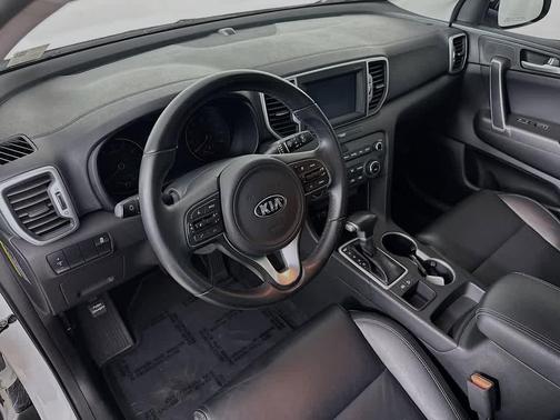 Snow White Pearl 2017 Kia Sportage EX