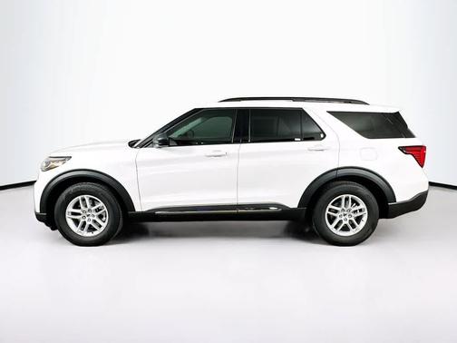 Star White Metallic Tri-Coat 2025 Ford Explorer Active