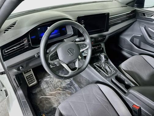 Pure White 2025 Volkswagen Jetta 1.5T Sport