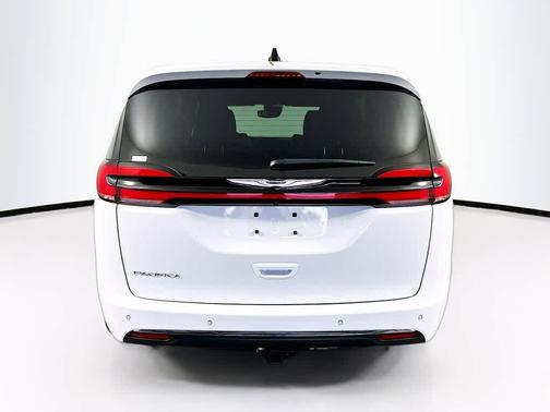 2025 Chrysler Pacifica L