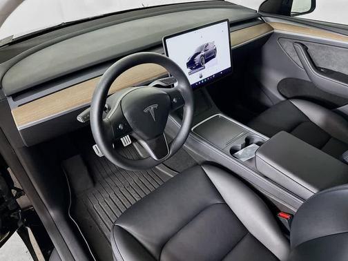 2024 Tesla Model Y Performance Dual Motor All-Wheel Drive