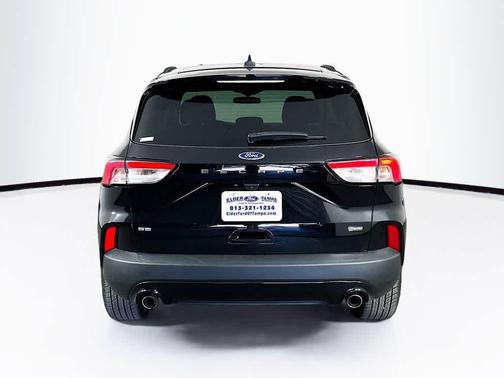 Agate Black Metallic 2021 Ford Escape SE