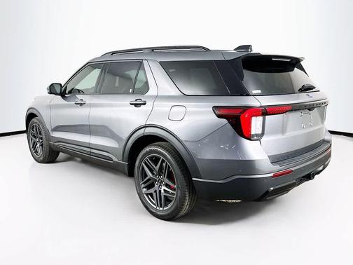 Carbonized Gray Metallic 2026 Ford Explorer ST-Line