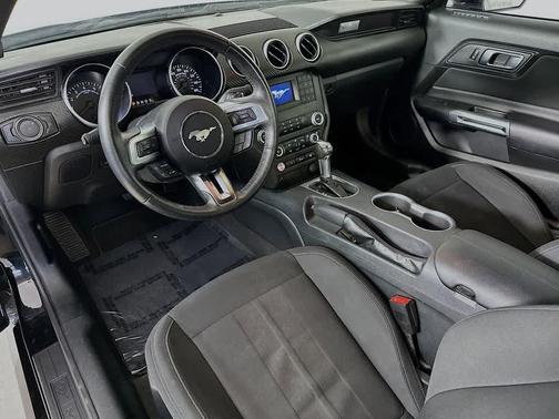 2022 Ford Mustang EcoBoost