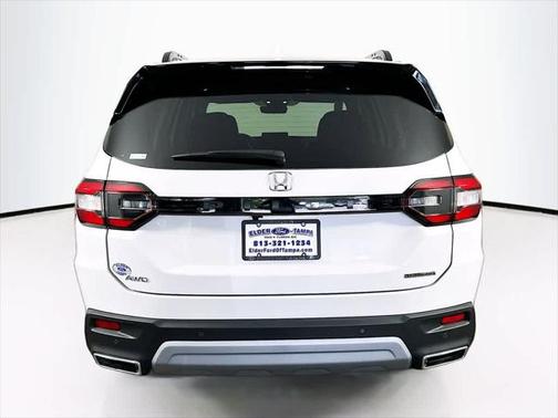 2025 Honda Pilot Touring 8-Passenger