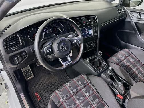 2016 Volkswagen Golf GTI 2.0T S 4-Door