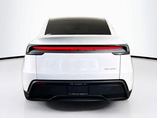 2026 Tesla Model Y AWD