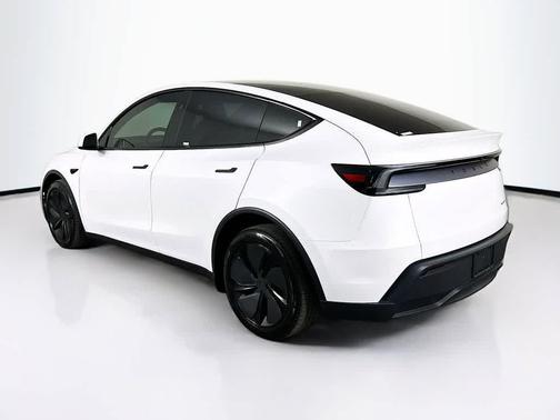 2026 Tesla Model Y AWD