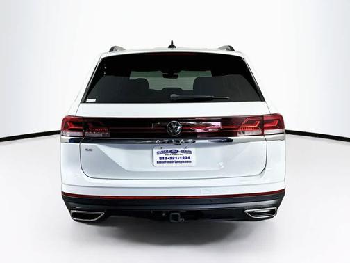 Pure White 2024 Volkswagen Atlas 2.0T SE w/Technology
