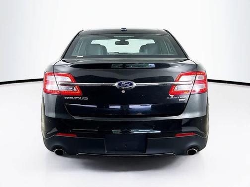 Tuxedo Black Metallic 2014 Ford Taurus Limited